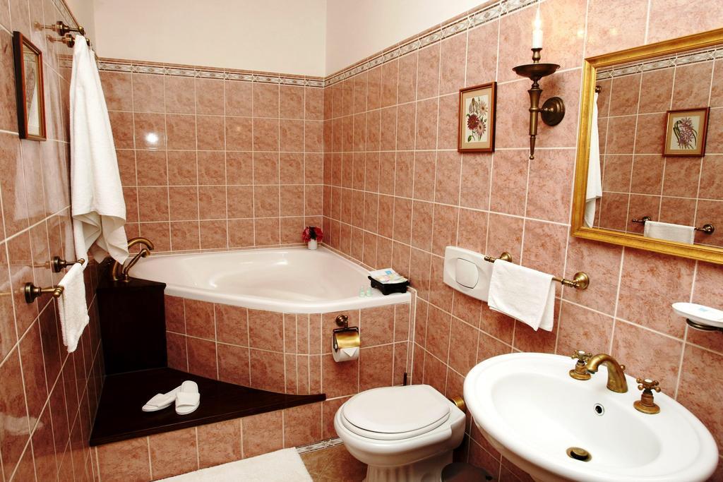 Appartement Zamek Jemniste à Postupice Chambre photo