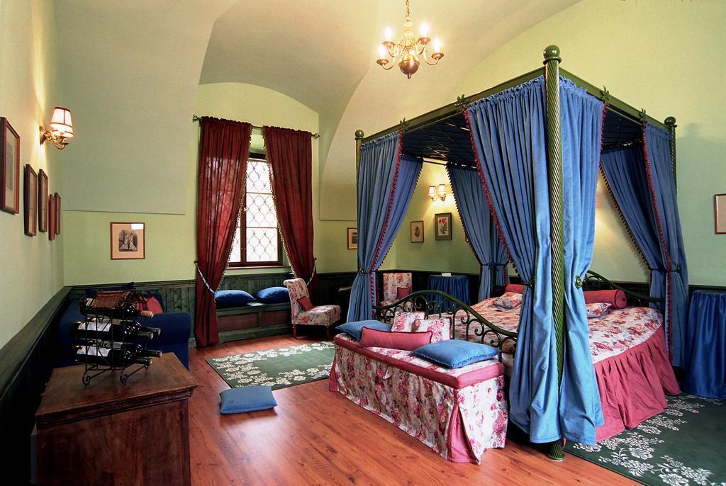 Appartement Zamek Jemniste à Postupice Chambre photo
